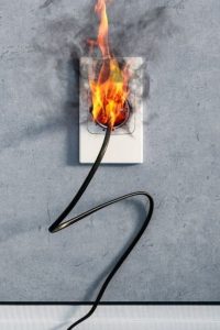 Le cause di una presa elettrica bruciata